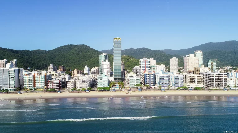 Imagem Duplex com 4 dormitórios à venda sendo 4 suítes, 320.15 m² por - R$ 17.636.000,00 - Centro - Itapema/SC