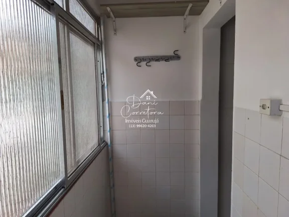 Imagem Imperdível oportunidade, apartamento de 2 quartos sem mobília na rua mais desejada do Guarujá-SP - 65m² - 1 vaga de garagem