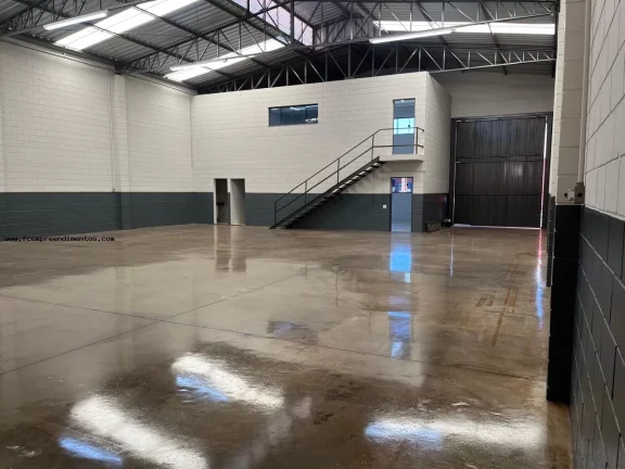Imagem Galpão para Locação em Cordeirópolis, Centro, 1 dormitório, 5 banheiros, 2 vagas