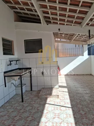 Imagem Espaçosa casa três dormitórios próximo ao shopping oriente