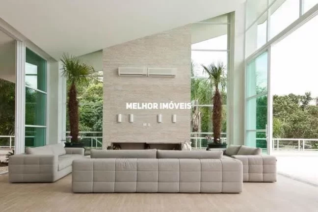Imagem Casa Alto Padrão mobiliada e decorada á venda com 6 suítes e 8 vagas na Interpraias em Balneário Camboriú.
