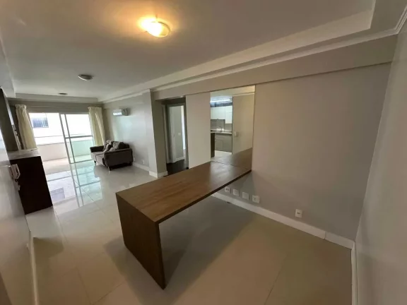 Imagem Apartamento semi-mobiliado com 1 suíte, 2 Demi e 2 vagas de garagem na Praia Brava em Itajaí