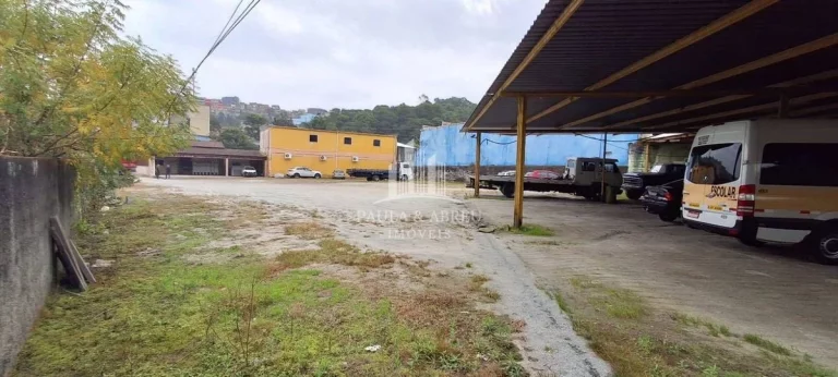 Imagem Aluga-se Terreno de 4.200m², ótimo para garagem de Caminhões e manutenção, etc...,j no Jardim Itapeva, Mauá-SP