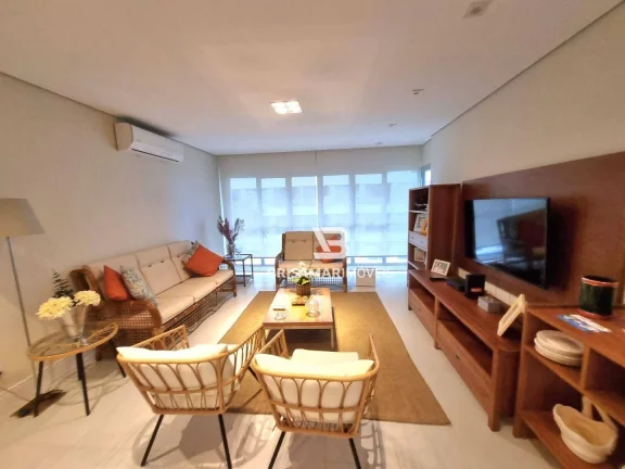 Imagem PITANGUEIRAS- DESLUMBRANTE APARTAMENTO , TOTALMENTE REFORMADO E DECORADO , 02 VAGAS DE GARAGEM NO PRÉDIO , ÁREA DE LAZER.