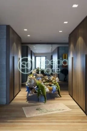 Imagem O apartamento se assemelha a uma casa, mas de um jeito absolutamente atual e urbano, com imensas por...