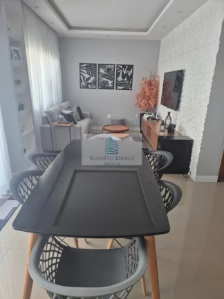 Imagem Casa em Condomínio de Luxo na Taquara, Rio de Janeiro-RJ: 3 quartos, 1 suite, 1 sala, 2 banheiros, 3 vagas de garagem, 135 m².
