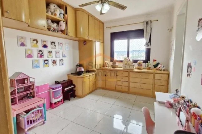 Imagem Apartamento com 3 dormitórios, sendo 3 suítes com closet, ambientes amplos, bem iluminados e venti...