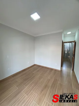 Imagem Espaçosa casa de 3 quartos e 3 suítes na Vila Carrão - São Paulo, 170m² e 1 vaga de garagem!