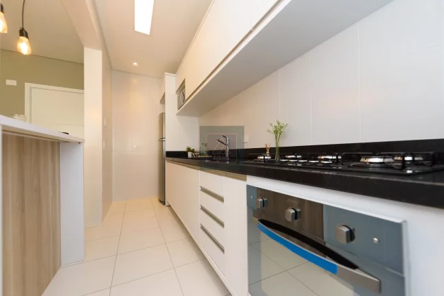 Imagem Apartamento à venda nas Mercês – 3 quartos, suíte e sacada com churrasqueira