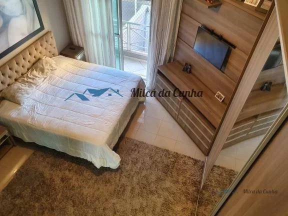 Imagem Sobrado com piscina para Venda com 3 dormitórios, 4 vagas, 220m², Vila Assunção em Santo André