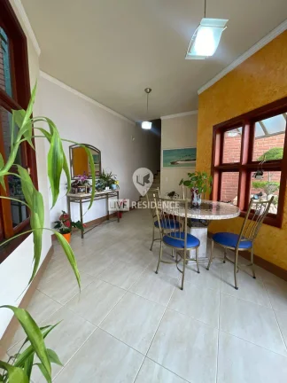 Imagem Casa á venda Residencial Flamboyant sendo Porteira fechada em Itatiba - SP