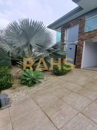 Imagem Apresentando um lindo sobrado semi mobiliado, localizado no bairro Nova Brasilía. Esta espaçosa re...