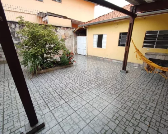 Imagem casa térrea com quintal e churrasqueira FL26