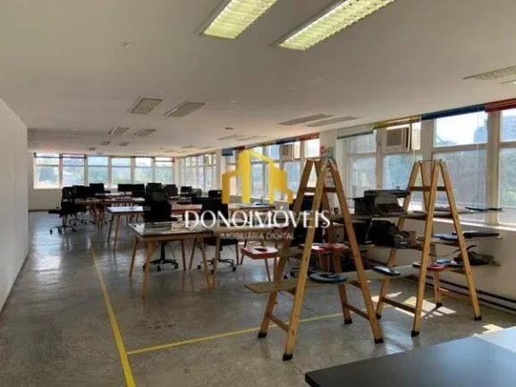 Imagem Excelente conjunto comercial com 448m² de área útil + 150m² de varanda, localizado em região no...