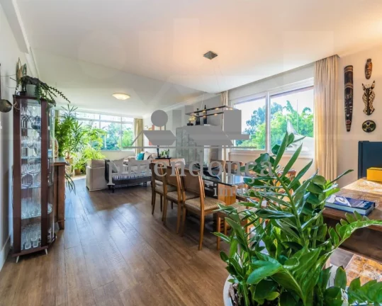 Imagem Apartamento com 220m², 3 quartos sendo 1 suíte e 2 vagas.