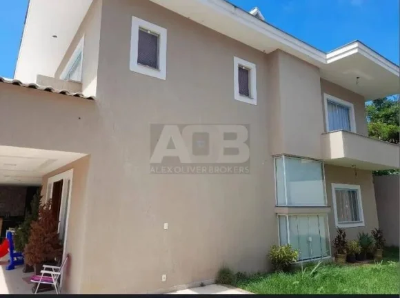 Imagem Casa à venda em Vargem Grande, 4 quartos, 3 vagas e 350m2 de área útil.