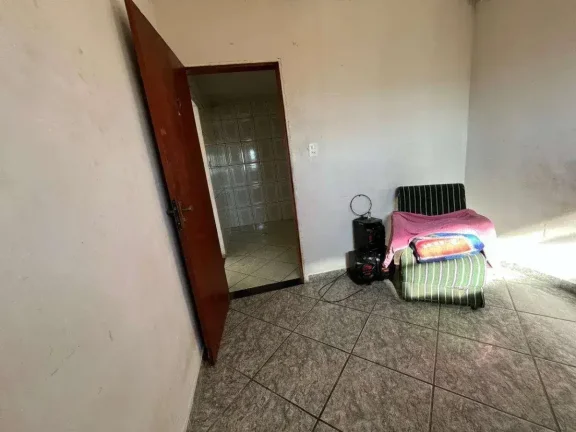 Imagem Oportunidade no São Pedro – Casa com Terreno Amplo e Potencial de Construção!