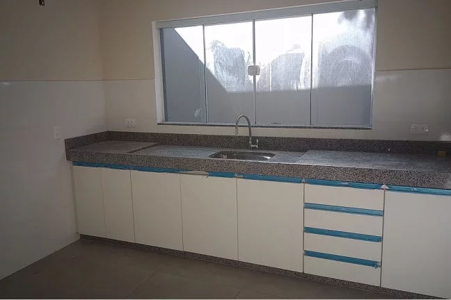 Imagem Casa com 3 quartos para alugar em Pedra de Guaratiba