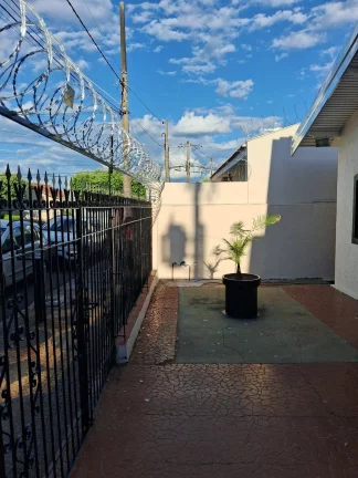 Imagem VENDE-SE CASA COM 03 DORMITORIOS ARAÇATUBA SP