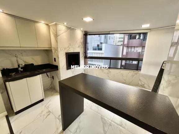 Imagem Apartamento Mobiliado com 03 dormitórios à venda, 120 m² - Meia Praia - Itapema