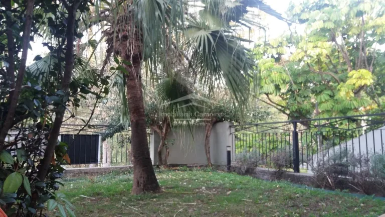 Imagem Casa bem localizada, ampla área construída. O imóvel contem 3 quartos, sendo 1 suíte, salas de e...
