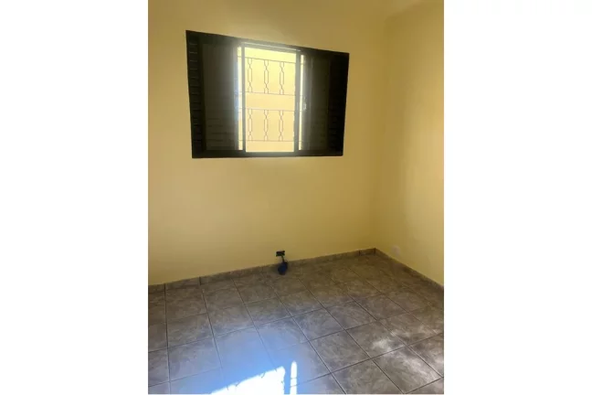 Imagem Casas em Frente Cemitério Lapa