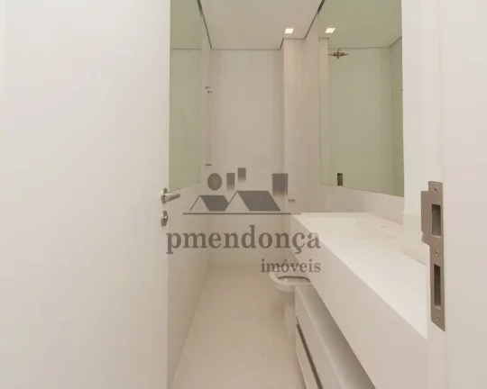 Imagem Apartamento bem amplo, totalmente reformando, tanto hidraulica, com eletrica, pisos e armarios, livv...