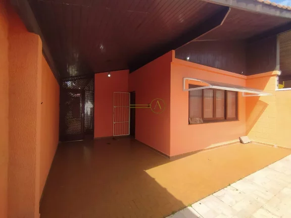 Imagem Casa com 2 dorms, á 500m da Praia, perto do centro à venda em Peruíbe