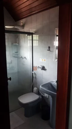 Imagem Sobrado com 3 dormitórios à venda, 206 m² por R$ 1.150.000 - J Jaguaribe - Campos do Jordão/SP