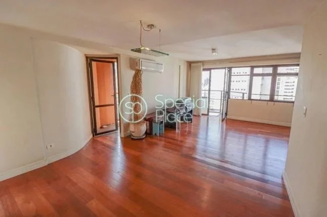 Imagem Excelente apartamento com 187m² no Itaim. 01 apartamento por andar, living amplo com varanda, andar...