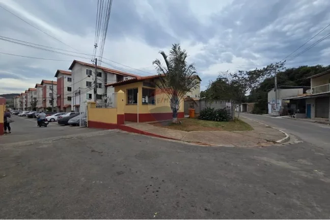 Imagem Apartamento á venda com 2 quartos e com 42m² em Paciência - Rio de Janeiro