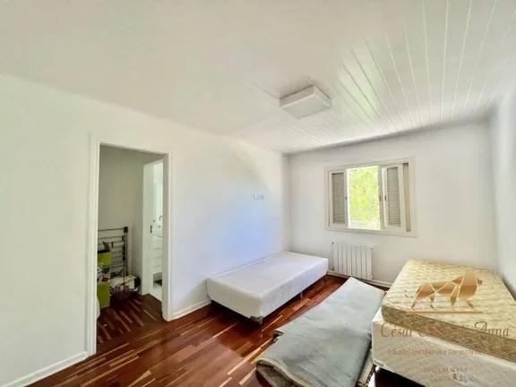 Imagem Linda casa a venda em Condomínio Fechado em Campos do Jordão-SP