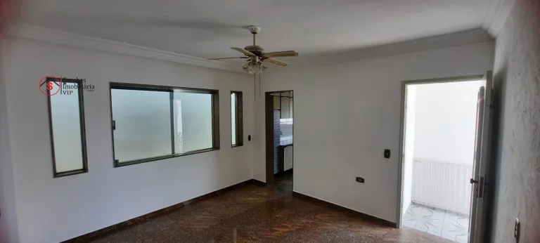 Imagem CASA TÉRREA COM 3 DORMITÓRIOS A VENDA NA VILA ZELINA, COM QUINTAL, CHURRASQUEIRA, JARDIM E PISCINA. A 10 MINUTOS A PÉ DO METRÔ VILA PRUDENTE.
