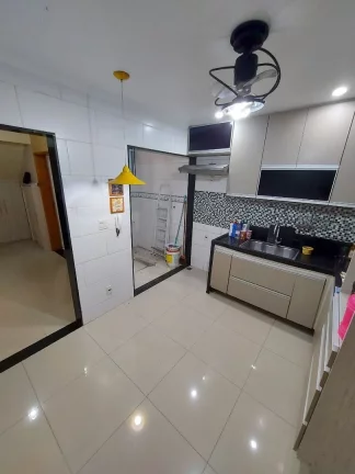 Imagem EXCELENTE Casa TRIPLEX com 260m² no Pq Duque.
