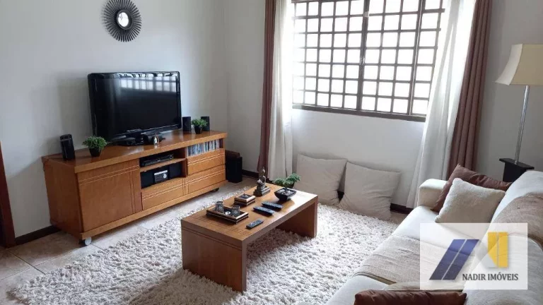 Imagem Casa com 3 Quartos à Venda, 200 m² em Altavile - Pouso Alegre