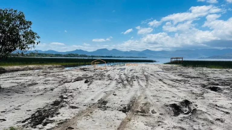 Imagem casa com lagoa, acesso a lagoa, lagoa, piscina, condomínio