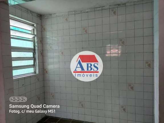 Imagem casa com duas lojas e uma edícula