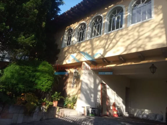 Imagem Lindo sobrado com 6 dormitórios + 4 vagas - Morumbi