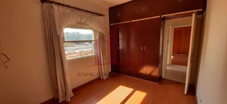 Imagem Casa Comercial com 6 Salas no Centro de Franco da Rocha-SP: Venda ou Locação com 3 Vagas de Garagem!