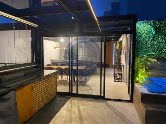 Imagem Cobertura de Luxo à Venda em São Paulo-SP, no Bairro Sumaré: 3 Quartos, 1 Suíte, 4 Banheiros, 3 Vagas, 240m²!