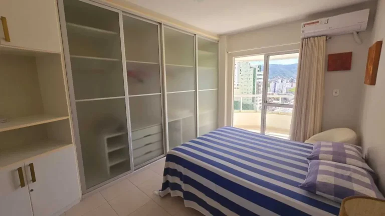 Imagem Apartamento quadra mar com 2 dormitórios sendo 1 suíte e 1 vaga em Balneário Camboriú/SC
