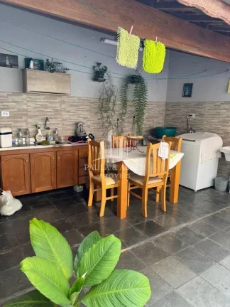 Imagem Sobrado no Campo Verde com 3 Dormitórios e amplo quintal