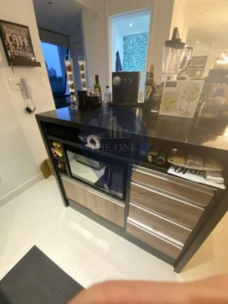 Imagem Apartamento à venda na Vila Suzana, São Paulo-SP: 1 quarto, 1 suíte, 2 vagas e 89m², Banheira de hidromassagem na sacada. Venha morar no seu sonho!