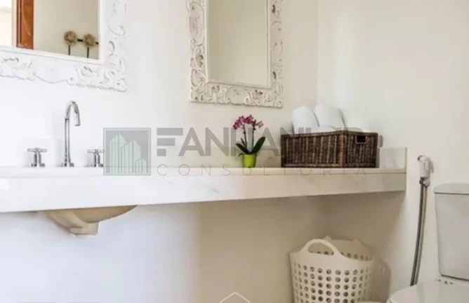 Imagem Venha desfrutar de uma estadia inesquecível em nossa luxuosa casa, localizada em um exclusivo condomínio fechado de alto padrão, próximo à deslumbrant