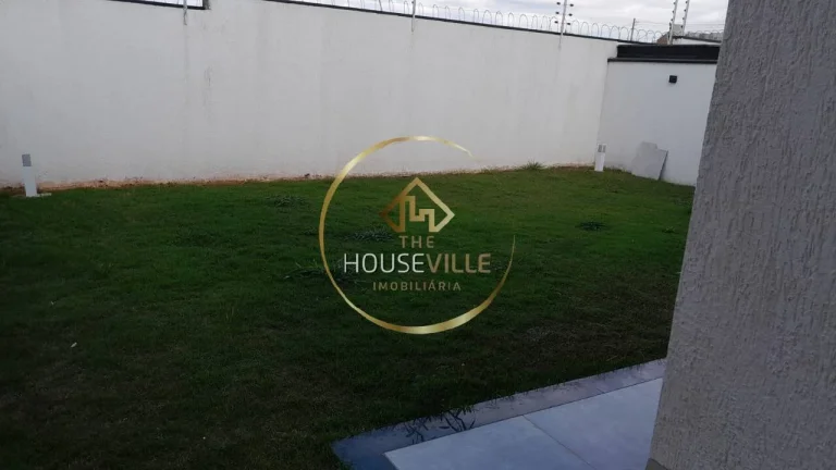 Imagem Casa térrea, 3 Dormitórios (1 suíte), 4 vagas, 300m2, Condomínio Malibu.