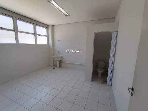 Imagem Galpão com 881m2 em Cajamar/SP