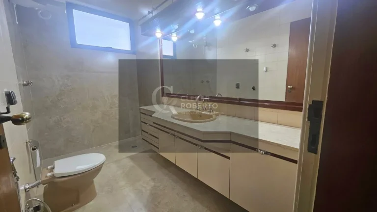 Imagem Apartamento mobiliado e reformado à venda no Centro Com 116,59 m²