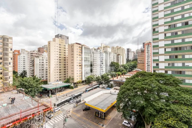 Imagem Ótimo apartamento com 225m² no Jardim Paulista rico em iluminação natural e muito arejado. Livin...