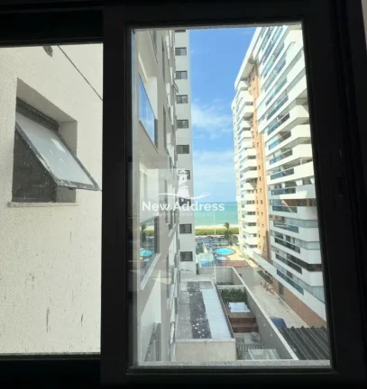 Imagem Suíte com vista para o mar na quadra da praia de Itaparica, em prédio novo com lazer completo. Descubra esse excelente apartamento!