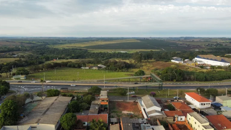 Imagem Área Industrial e Comercial à Venda Sítio Rio Acima de 92.755,00m². Localizado em Capivari/SP